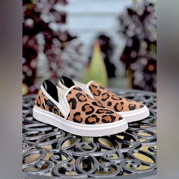 UGG Shoes - UGG — Alameda Spotty Slip On